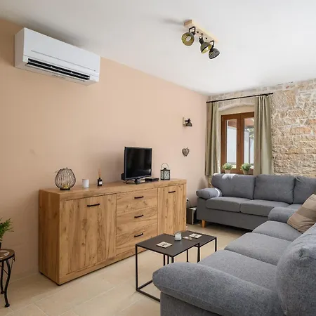 Casa Simona * Kaštelir