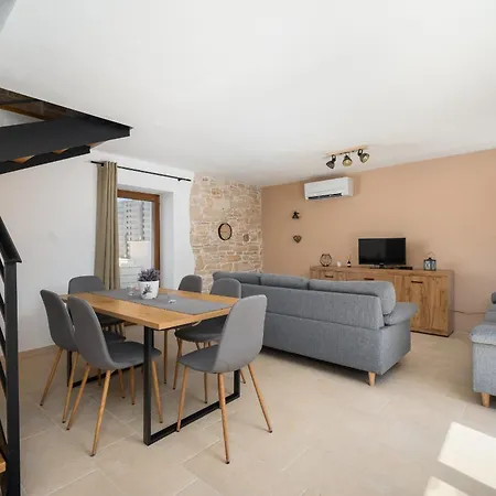 Casa Simona Holiday home Kastelir