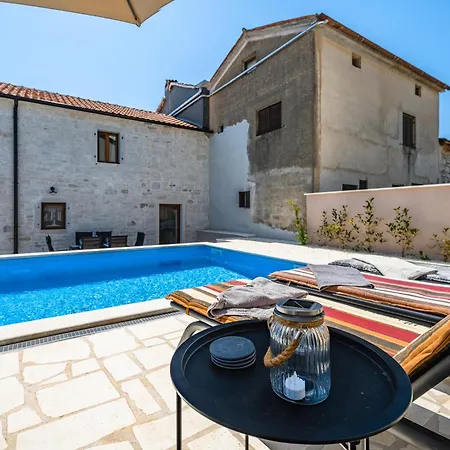 Casa Simona Kastelir