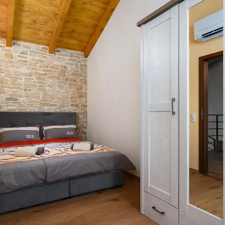 Casa Simona * Kastelir