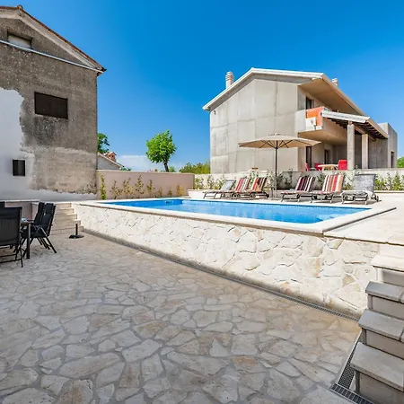 Holiday home Casa Simona Kastelir